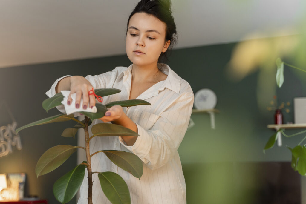 person-doing-day-day-activity-while-waring-string-finger-remember-something-important